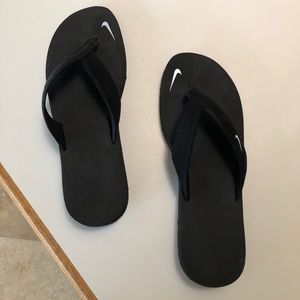 Nike women’s sandals